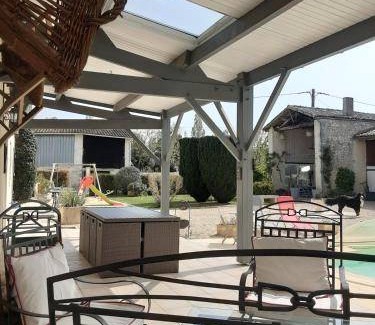 Saint-Hilaire-la-Palud Lit Et Petit-Déjeuner | 58 m² Chambre d'hôtes ∙ 6 personnes