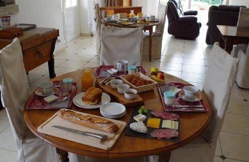 Saint-Hilaire-la-Palud Lit Et Petit-Déjeuner | 58 m² Chambre d'hôtes ∙ 6 personnes