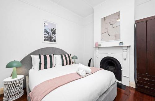 East Victoria Park Maison | 59 Balmoral - Classic Australian Charm
