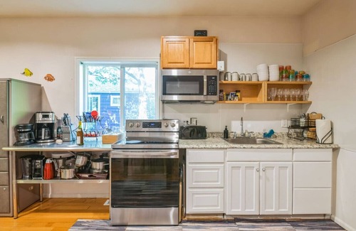 SeaTac Maison | 592) 6 bedrooms/Walking distance to airport