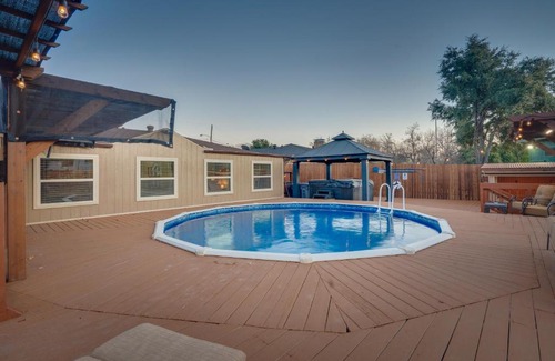 Dallas Maison | 5BD-3BA in the Heart of Dallas wit Pool & Hot Tub