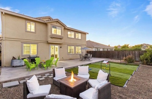 Antioch Maison | 5BD/4.5BA Home for Monthly Rental in Antioch