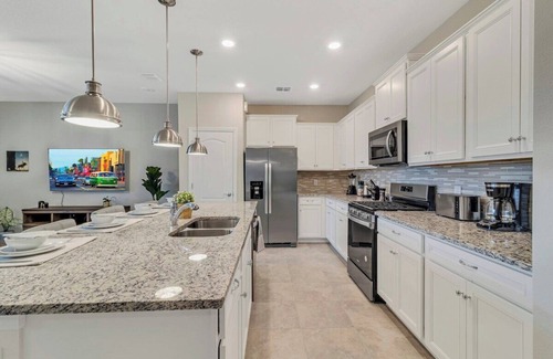 Loughman Maison | 5 Bedroom Townhouse With Pool 20 Min to Disney