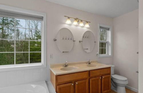 Ballston Spa Villa | 5BD Home w Heated Pool by Track