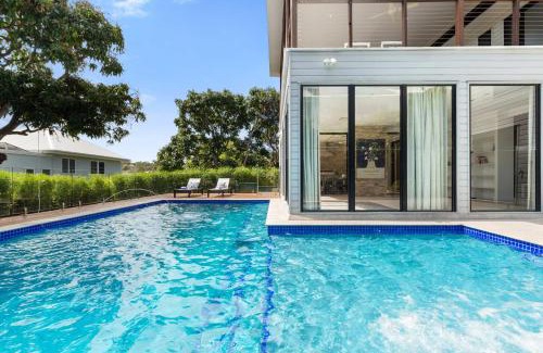 Carina Maison | 5BDR Ultimate Family Retreat Pool Toys Galore
