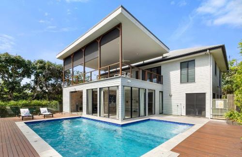 Carina Maison | 5BDR Ultimate Family Retreat Pool Toys Galore