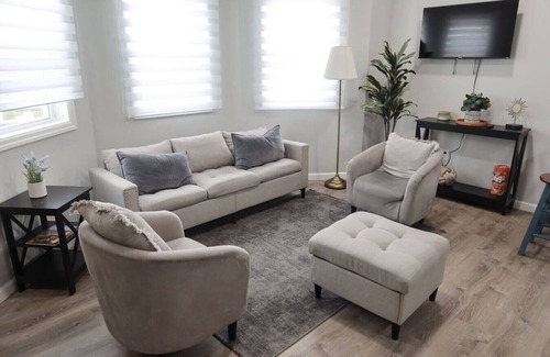 Ampere Appartement | 5Bed 2Bath Near NYC, Parking, Laundry