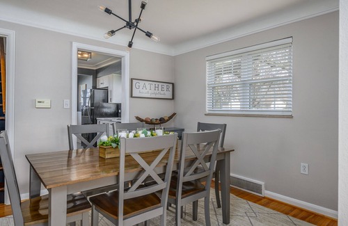 Toledo Maison | 5BR/2BA Beautiful and Spacious Home in Quiet Area