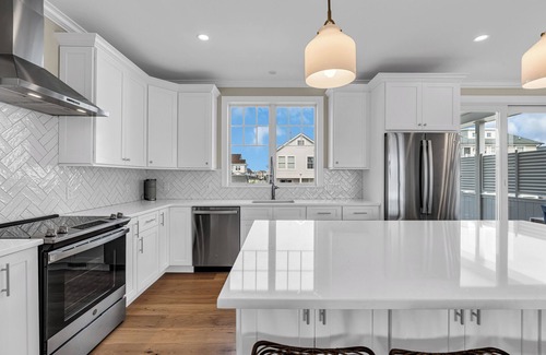Manasquan Maison | 5BR/3.5BA with Oceanview Sundeck, One Block from the Beach