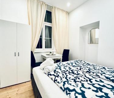 Liesing Appartement | 5BR Apartment Near Atzgersdorf Park, 11Min Walk