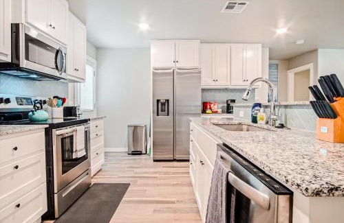 Central Oklahoma City Maison | 5br Ensuite Baths Hot Tub Near Lake Hefner #co