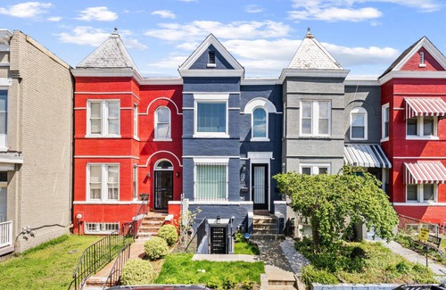 Columbia Heights Maison | 5BR Entire Home | 2 Kitchens + Outdoor Area