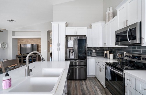 Avondale Maison | 5BR Family Friendly | Heated Pool + Game Room