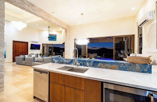 Coco Maison | Enjoy a breathtaking ocean view overlooking the entire bay of Coco Beach