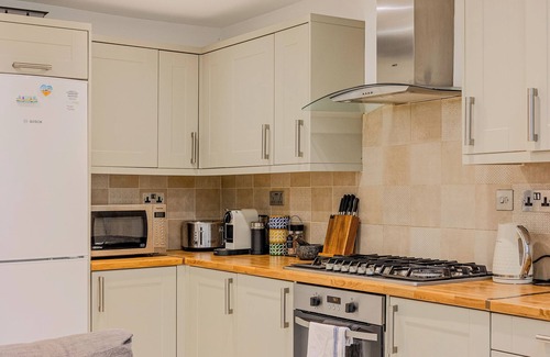 Arnos Grove Maison | 5BR house w parkng&garden, 5mins New Southgate Street
