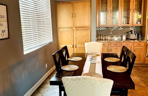 Canyon Trails Maison | 5BR near Goodyear Ballpark, State Farm Stadium, & NASCAR