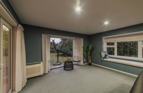 Avonhead Maison | 5BR Retreat – Garden & Deck Near Airport
