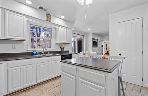 North Laurel Maison | 5BR Retreat Nature & Access Laurel MD