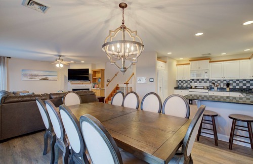 North End Maison | 5BR Steps to Beach & Boardwalk! Summer booking fast!