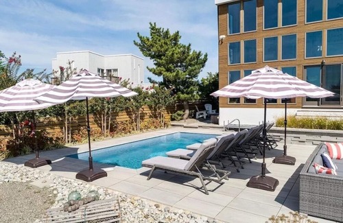 Loveladies Maison | 5br waterfront oasis Loveladies, LBI with pool