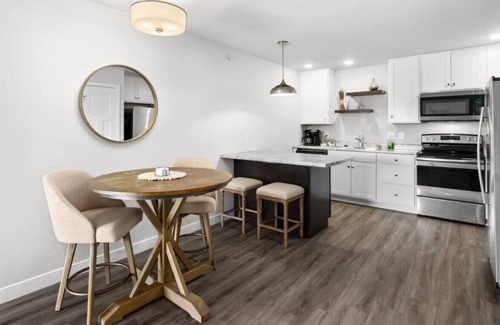 Orange Prairie Appartement | 5C · Urban Oasis - Grand Prairie - 15min OSF & Downtown