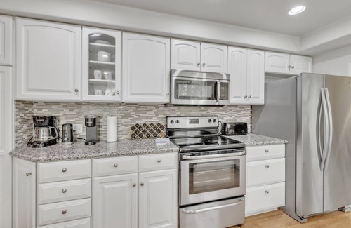 SeaTac Maison | 5min from Airport! Sleeps 16+! Great location. Close to everything⭐