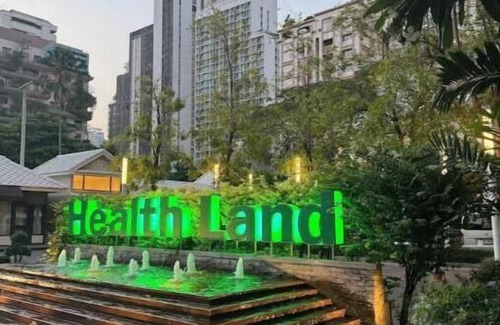 Sukhumvit Appartement | 5min»Terminal21/BTS/MRT,Kitchen,500Mbps+NFlix+2TVs