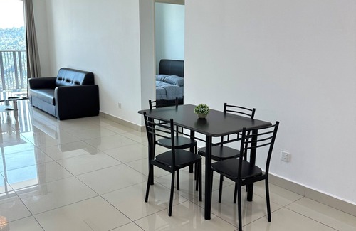 Bayan Lepas Copropriété | 5mins to Penang airport.Charming 3-bedroom condo.WiFi in delightful Bayan Lepas