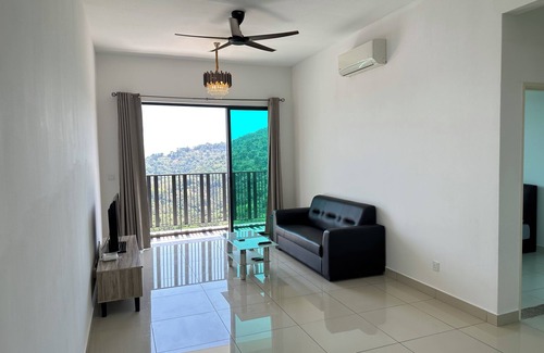 Bayan Lepas Copropriété | 5mins to Penang airport.Charming 3-bedroom condo.WiFi in delightful Bayan Lepas