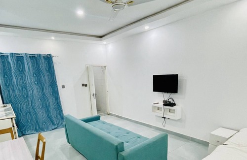 Serrekunda Appartement | 5minutes drive to the beaches near by an 4minutes drive to senegambia