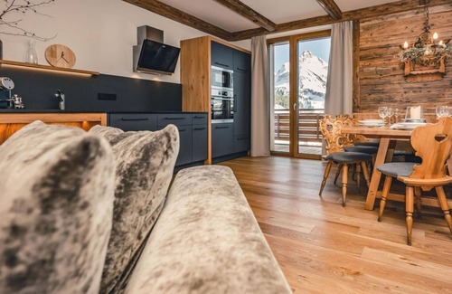 Warth Appartement | 6-11 person chalet - Lux Alp Chalet