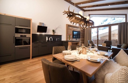 Warth Appartement | 6-11 person chalet - Lux Alp Chalet