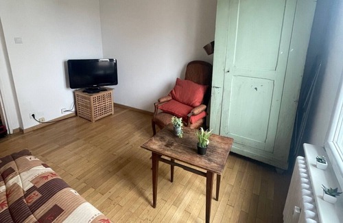 Neudorf Est Appartement | #6 Agréable 2 Pièces au Dernier Étage D'un Immeuble Très Calme du Neudorf
