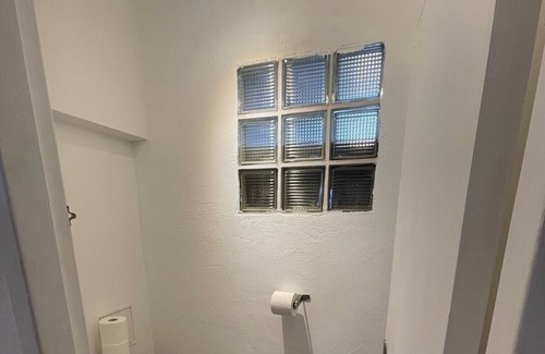 Neudorf Est Appartement | #6 Agréable 2 Pièces au Dernier Étage D'un Immeuble Très Calme du Neudorf