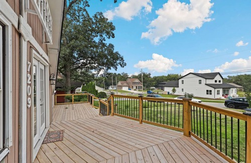 Cedar Lake Maison | 6 Bed 3 BA Spacious A-Frame Near Crown Point