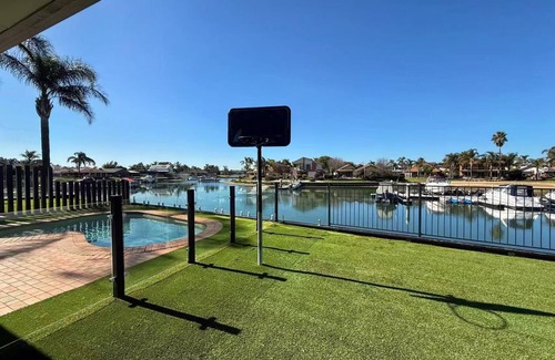Patterson Lakes Maison | 6-Bed Lake Escape for Families & Friends