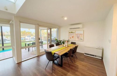 Patterson Lakes Maison | 6-Bed Lake Escape for Families & Friends