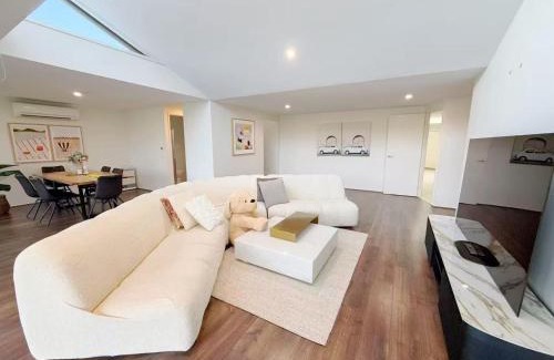 Patterson Lakes Maison | 6-Bed Lake Escape for Families & Friends