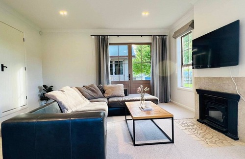 Wairoa Maison | 6 Bed room Villa with swimming pool, spa and tennis court in Tauranga