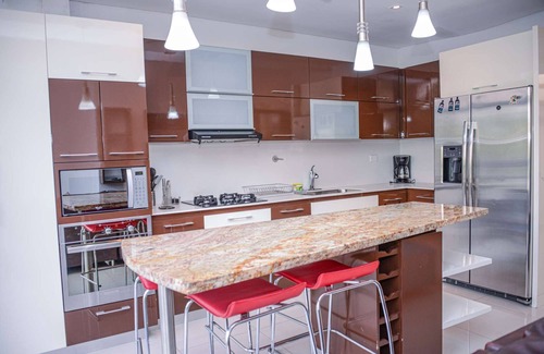 Zona Rosa Appartement | 6 Bedroom Combo Both Penthouses Lleras Both Roof Decks