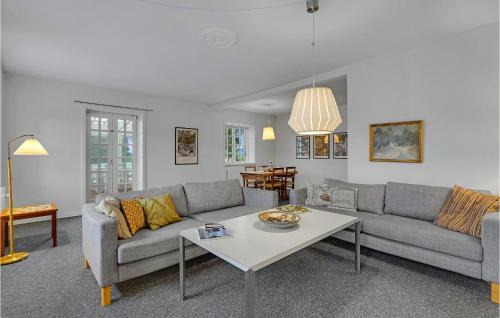 Kvaerndrup Maison | 6 Bedroom Gorgeous Home In Kværndrup