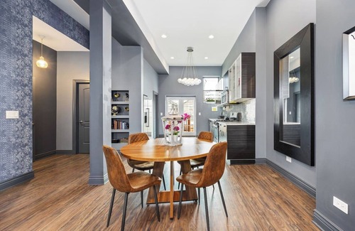 Bronzeville Maison | 6 Bedroom Guest House
