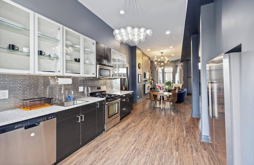 Bronzeville Maison | 6 Bedroom Guest House