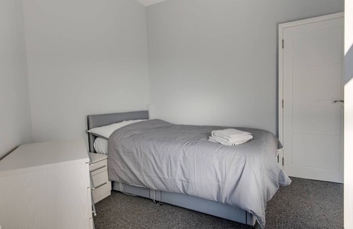 Barnsley Maison | 6 BEDROOM HMO SHARED HOUSE SUITABLE FOR CONTRACTORS / COMPANY LET
