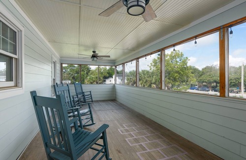 Sullivan's Island Maison | 6-bedroom house in fabulous Sullivan's Island with AC, WiFi