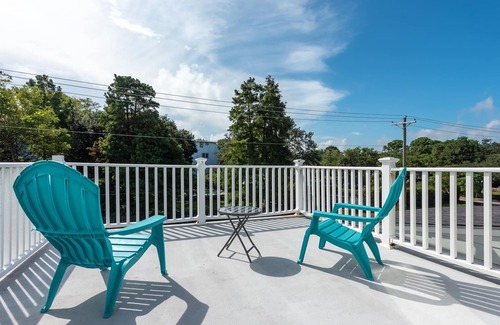 Sullivan's Island Maison | 6-bedroom house in fabulous Sullivan's Island with AC, WiFi