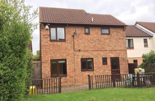 Corby Maison | 6 Bedroom House For Corporate Stays in Corby Suitable for Nightshift Workers