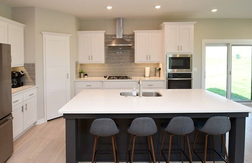 Elkhorn Maison | 6 Bedroom New Spacious Home (7beds)