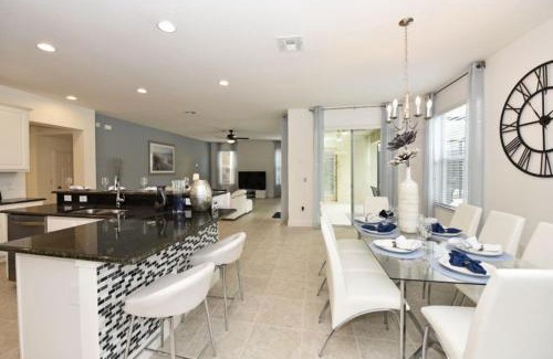 Watersong Maison | 6 bedroom Private Pool Hom Watersong Resort home
