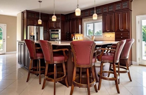 Groton Maison | 6-bedroom vacation home 20 minutes from Cornell University